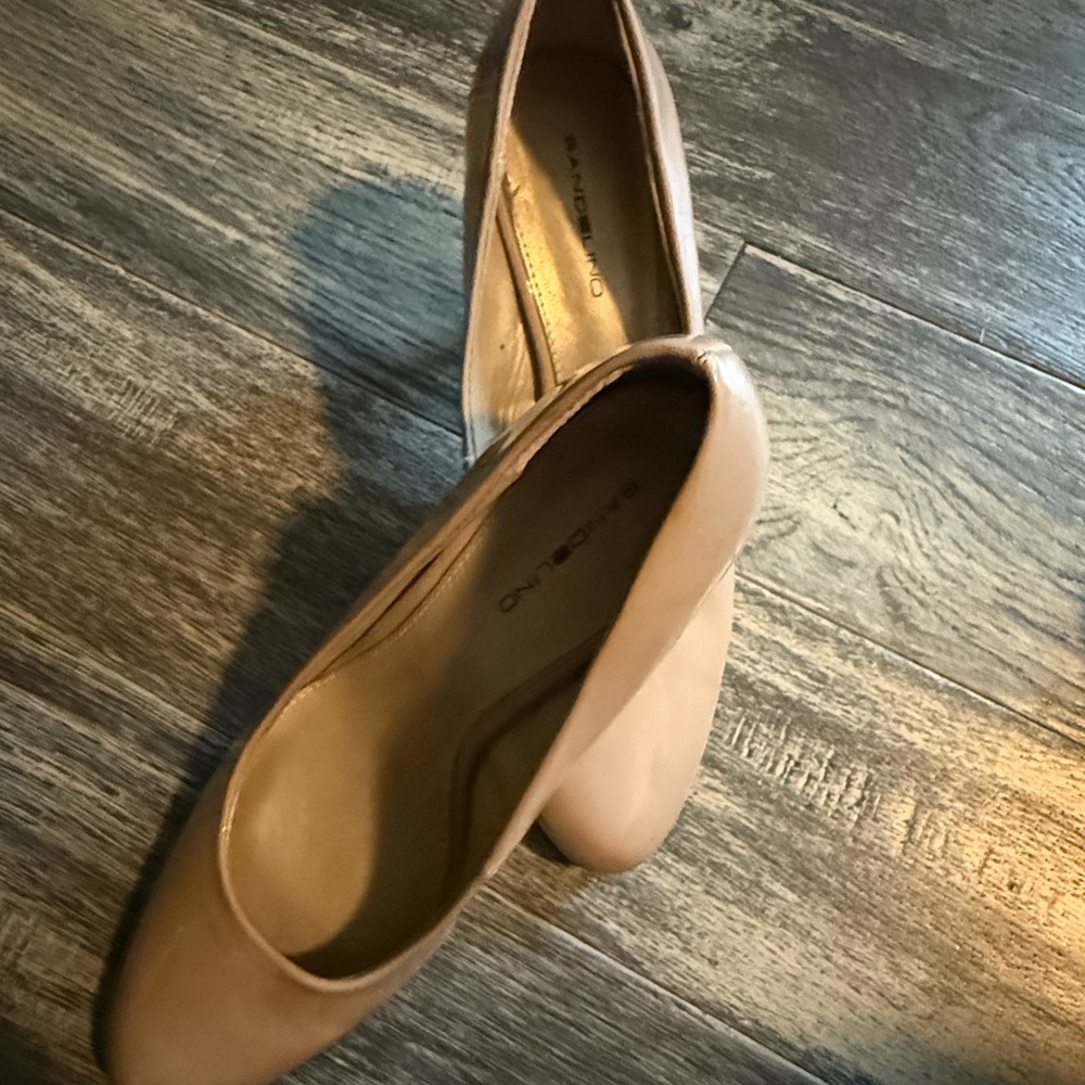 Blondo Tan Flats Versatile Loafers